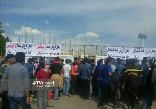 تصاویری از حضور تماشاگران و هواداران سرخابی؛ در انتظار پرتماشاگرترین دربی چند سال اخیر