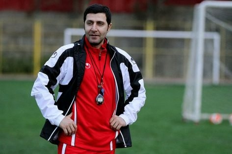 منافی: گلمحمدی بهترین فردی است که میتواند در مورد ماندن یا جدایی تصمیم بگیرد/ پرسپولیس عصبانی و عجول است