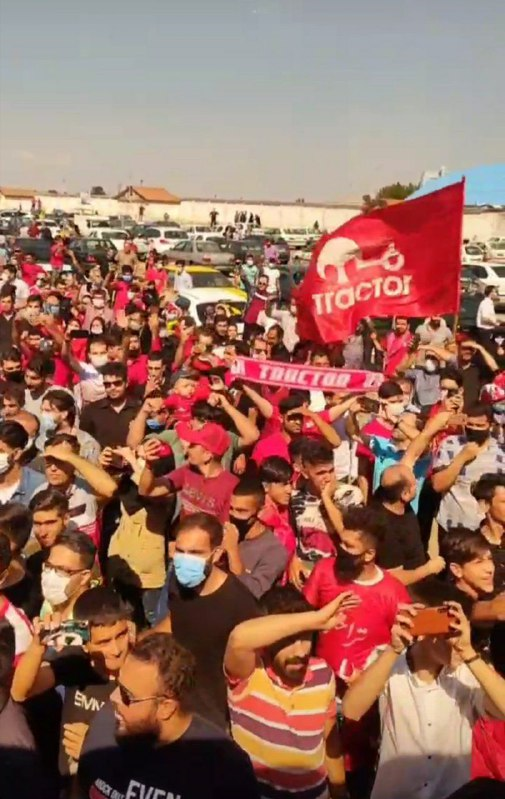 تراکتور در میان استقبال پرشورها وارد تبریز شد