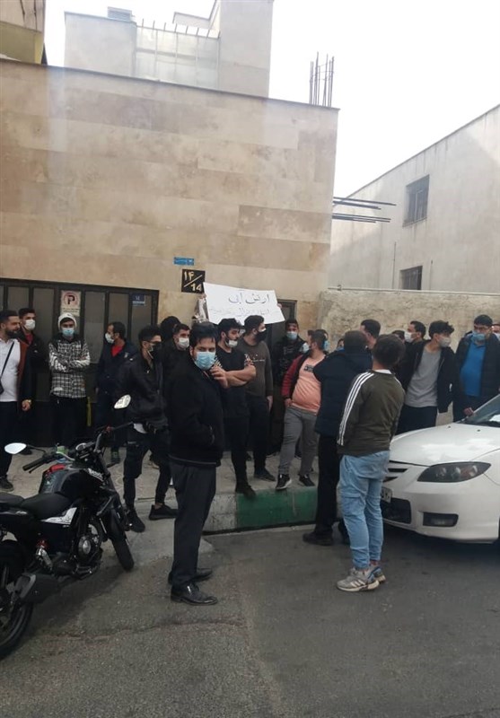 تجمع هواداران استقلال مقابل باشگاه + عکس