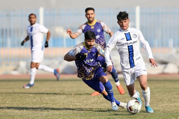 لیگ یک / هوادار برنده نشد اما در صدر ماند