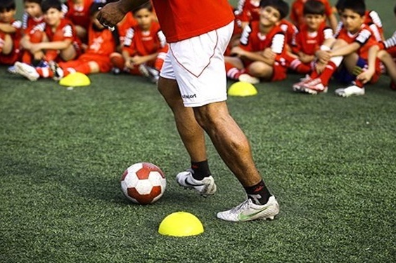 ابراهیمی: مدارس فوتبال جنبه کاسبی دارند/ 5 بازیکن تهرانی در پرسپولیس پیدا نمیکنید
