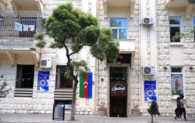 گزارش تصویری: شهر باکو در محاصره هواداران چلسی و آرسنال