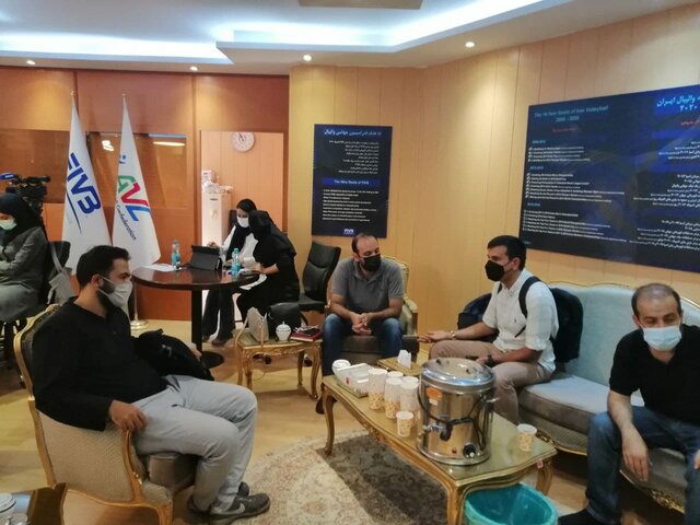 خبرنگاران نشست خبری آنلاین آلکنو را ترک کردند/ سهلانگاری فدراسیون والیبال در رعایت پروتکلها