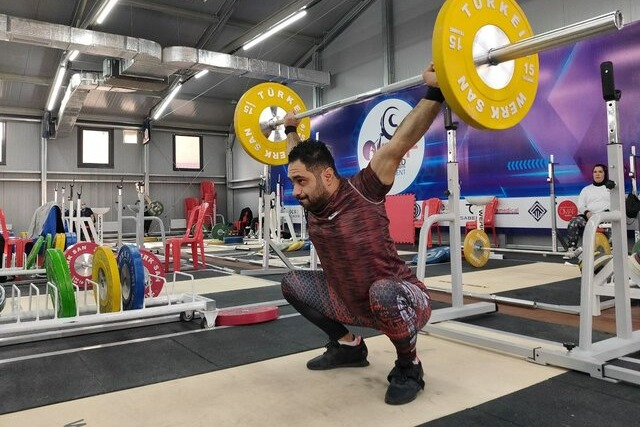 حذف اولین وزنهبردار ایران در قهرمانی جهان ۲۰۲۱