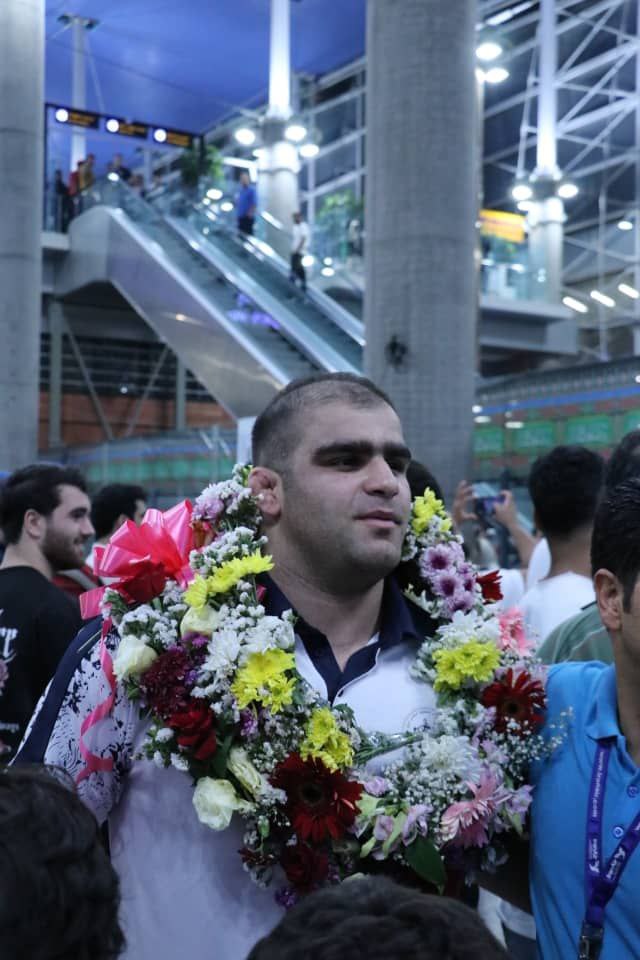 گزارش تصویری/ بازگشت سومین گروه ورزشی اعزامی از پاریس به ایران