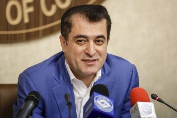 خلیل‌ زاده: به هیچ بازیکنی اجازه جدایی از استقلال را نمی‌ دهیم