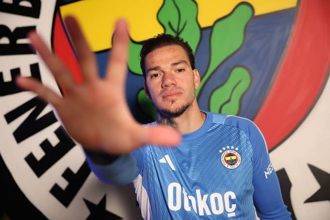 تنش در فوتبال ترکیه؛ ادرسون تمام پولش را از فنرباحچه می‌خواهد!