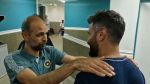 خوش و بش محرم نویدکیا و سجاد شهباززاده در پایان دیدار دوستانه سپاهان و فولاد