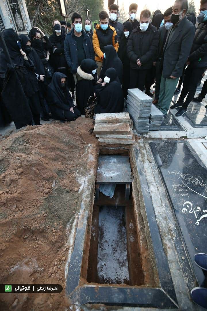 گزارش تصویری/ مراسم خاکسپاری زنده‌یاد «علی انصاریان»
