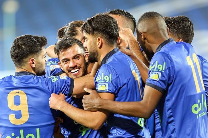 نگاهی به صدرنشینان لیگ برتر در پایان نیمفصل/ استقلال راه پرسپولیس را میرود؟