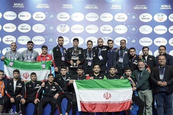 نایبقهرمانی با تیمی که «لَت» نخورد!