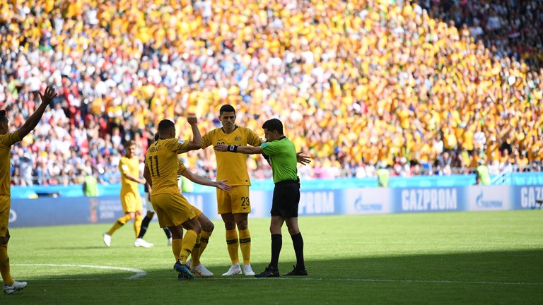 فرانسه 2-1 استرالیا؛ وقتی تکنولوژی به کمک فوتبال میآید!