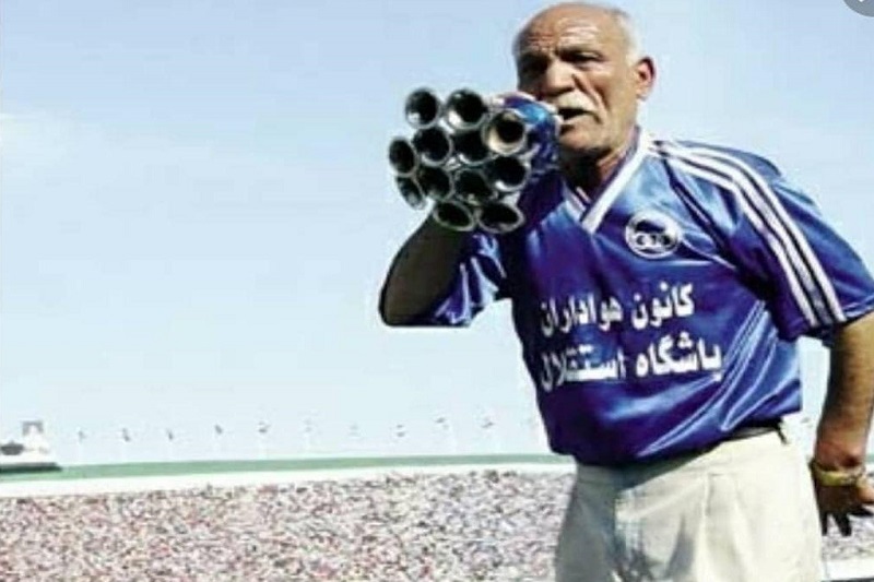 مراسم خاكسپاری قديمی ترين ليدر آبیها با حضور ساكت و فتحالله زاده و غيبت عجيب فتحي و استقلاليها