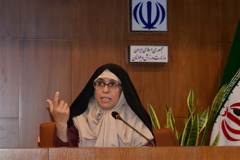 فرهادیزاد: فدراسیون فوتبال واضح بگوید توان حضور در عرصه بانوان را ندارد