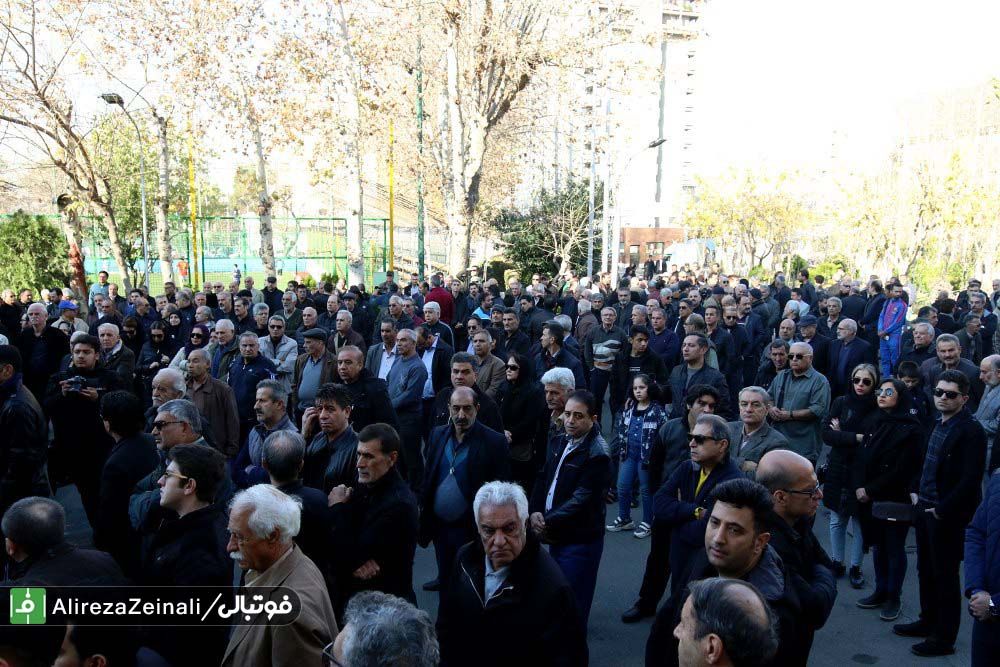 گزارش تصویری از مراسم تشییع پیکر ایرج دانایی فرد در ورزشگاه امجدیه