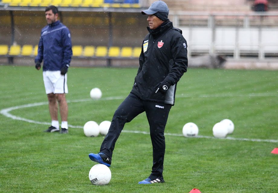 دلخوری بازیکنان جوان پرسپولیس از کالدرون