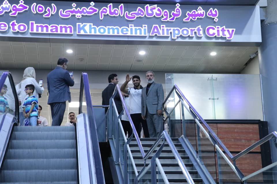 گزارش تصویری/ بازگشت سومین گروه ورزشی اعزامی از پاریس به ایران