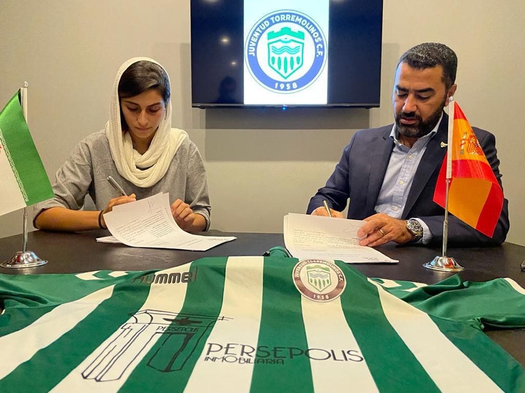 ملیپوش فوتبال زنان، لژیونر شد