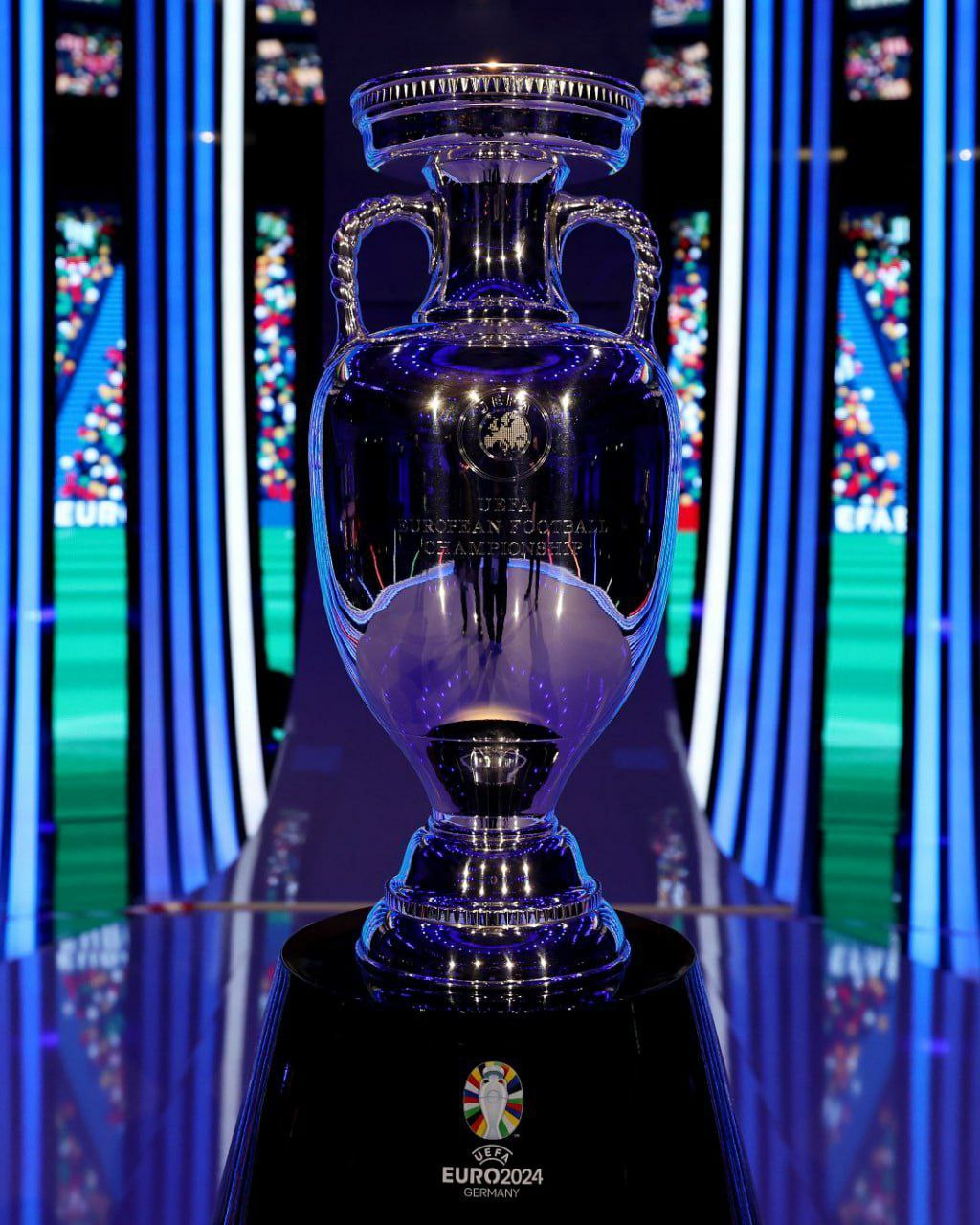 از جام قهرمانی رقابت‌های یورو 2024 رونمایی شد (عکس)