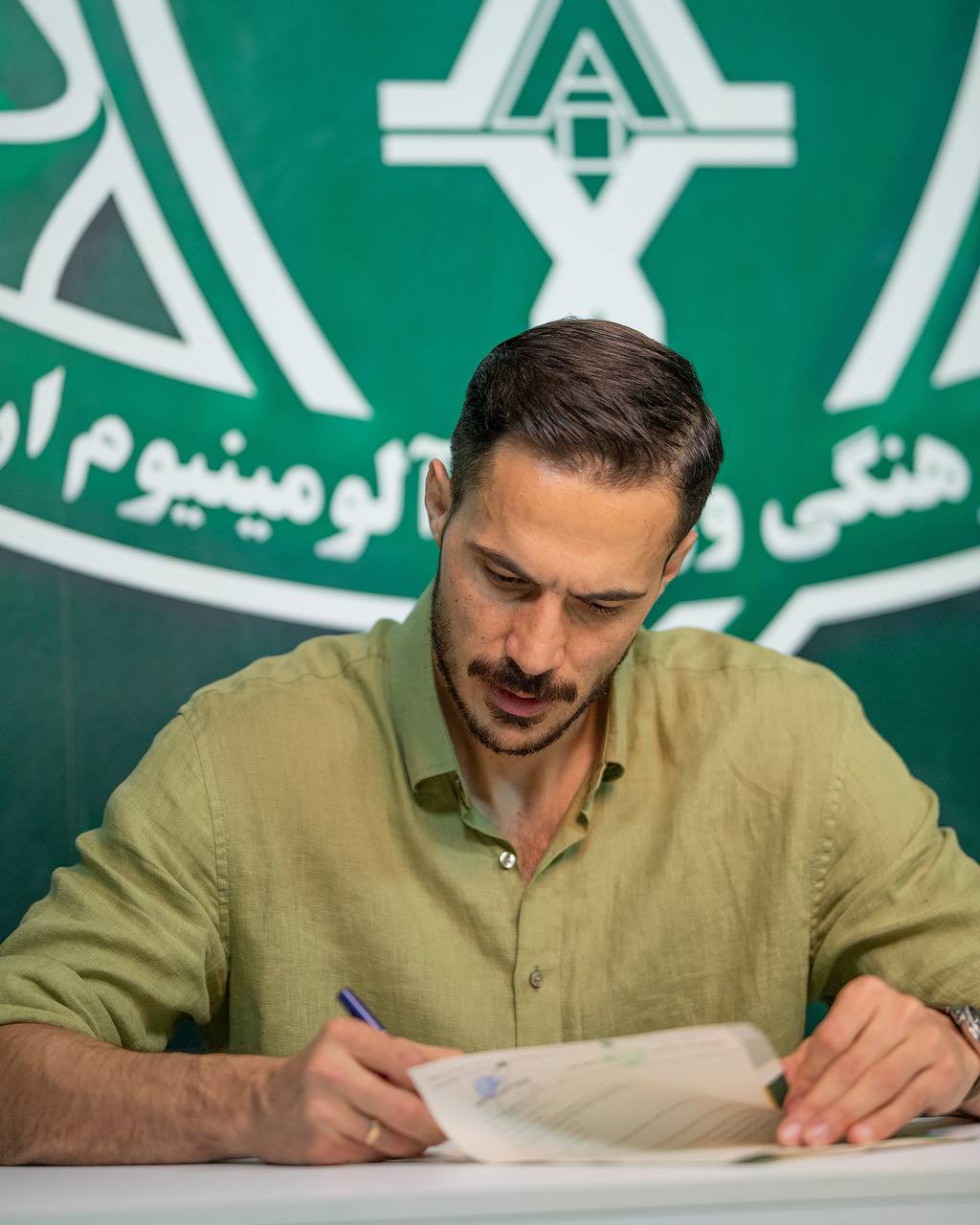 مهران موسوی قراردادش را با آلومینیوم تمدید کرد