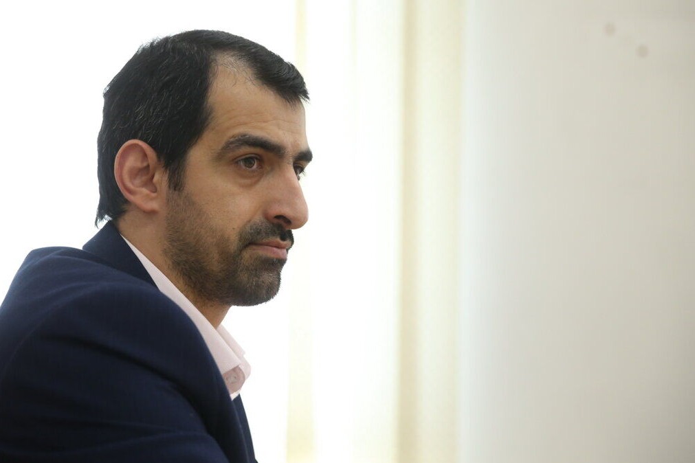 داوری: ادامه همکاری با مانولوپولوس نیاز به تدبیر وزیر دارد