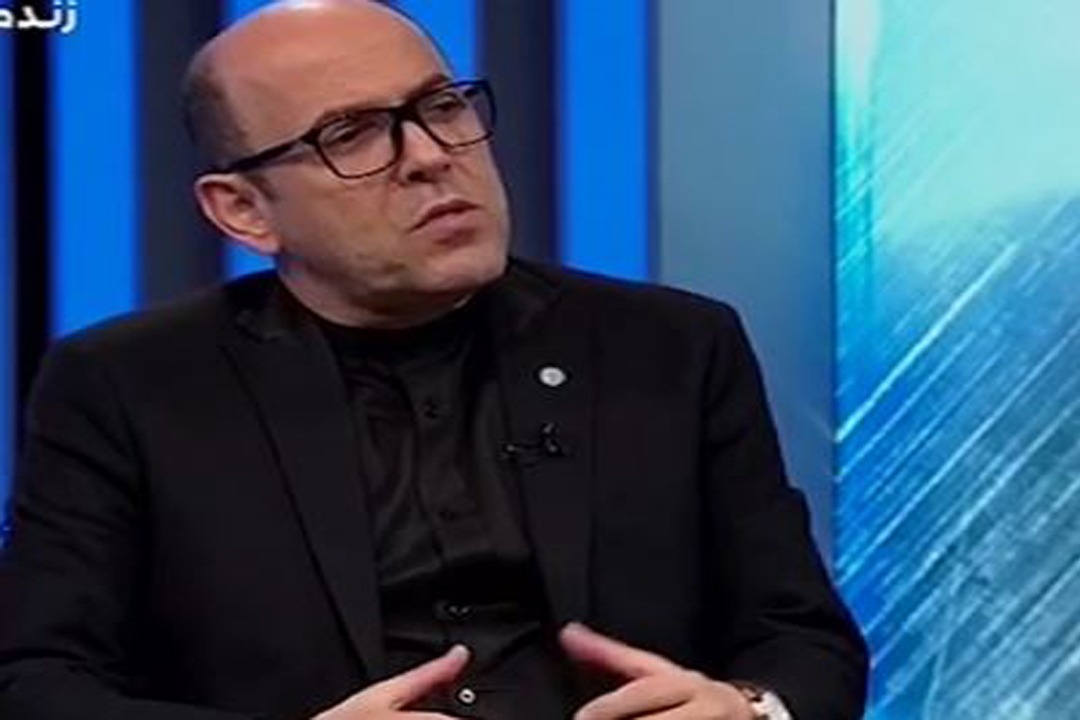 آیتم نشان دادن عکسهای سعادتمند با شورت ورزشی در فوتبال برتر هماهنگ شده بود؟