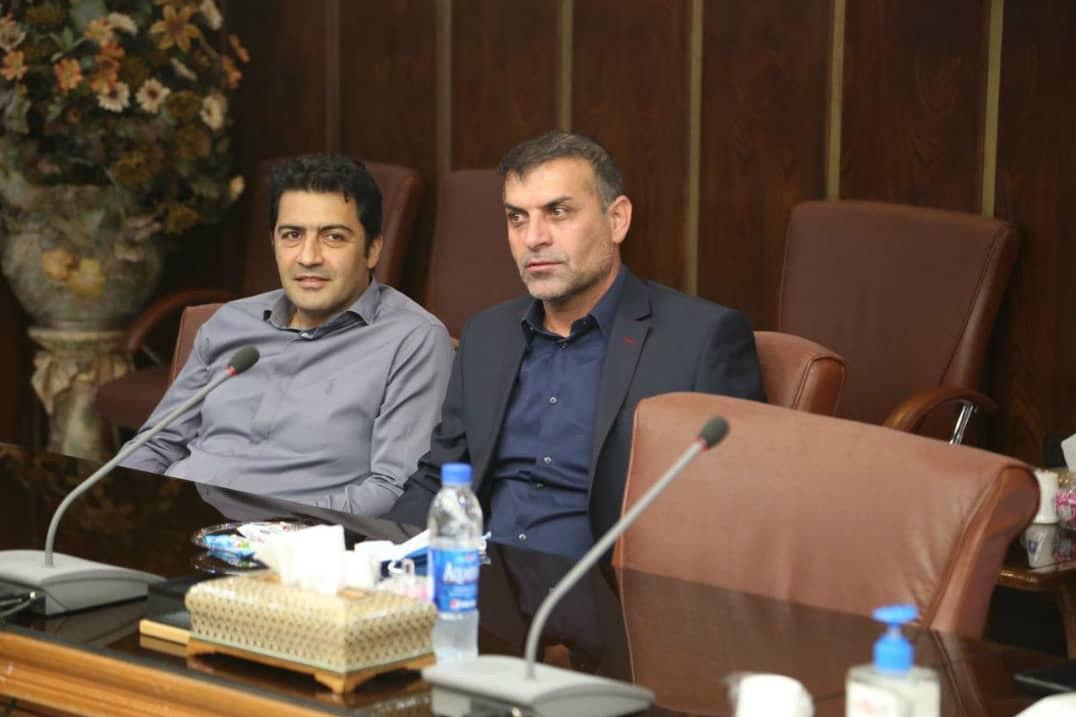 جلسه مدیر عامل و سرمربی پیکان با مسئولان شرکت ایرانخودرو