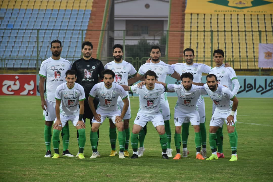 بابایی: آقای رضایی، نمیدانستی توپ فوتبال چیست کربکندی در جام جهانی بود