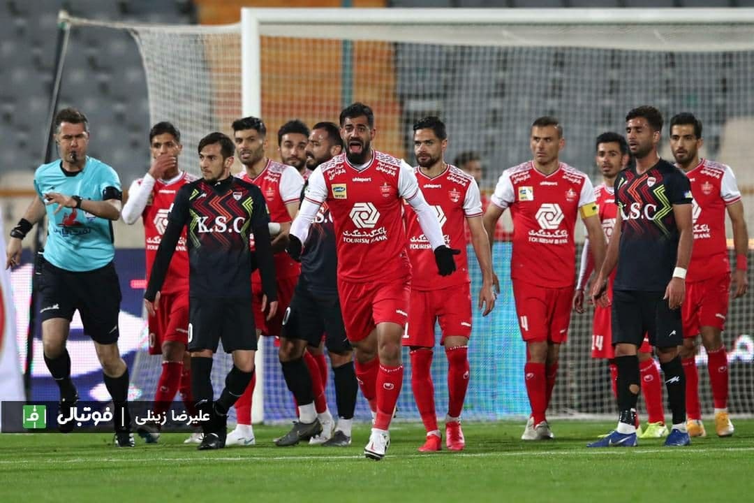 ادعای بازیکنان پرسپولیس: داور پشت دروازه به زاهدیفر گفت پنالتی نبود