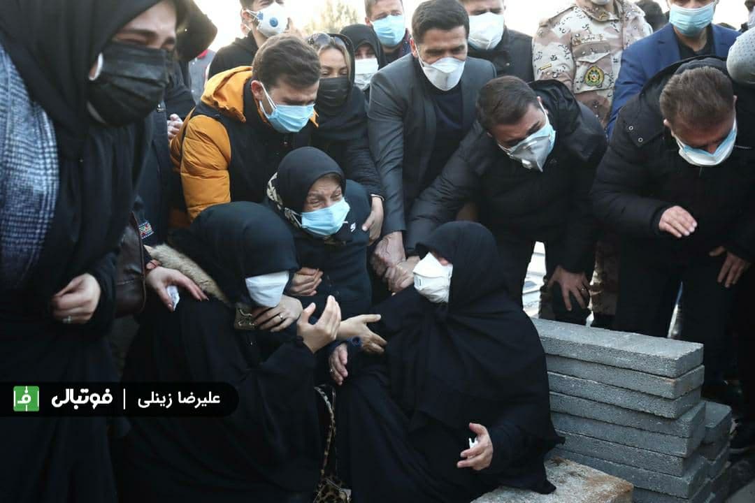 گزارش تصویری/ مراسم خاکسپاری زنده‌یاد «علی انصاریان»