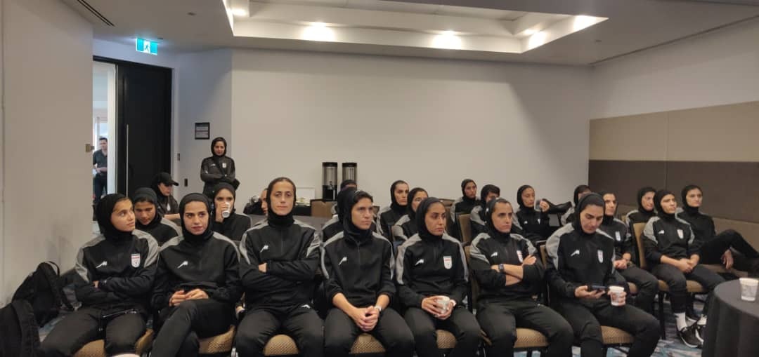 دیدار نمایندگان سفارت ایران با اعضای تیم ملی فوتبال بانوان(عکس)