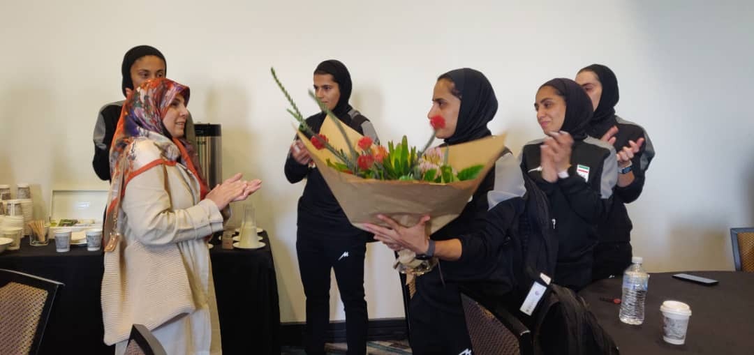 دیدار نمایندگان سفارت ایران با اعضای تیم ملی فوتبال بانوان(عکس)