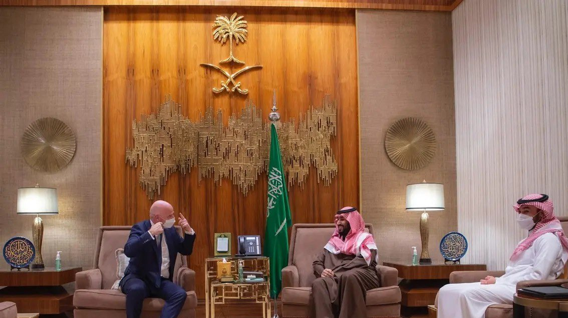 سفر چراغ خاموش رئیس فیفا به عربستان/بن سلمان میزبان اینفانتینو شد +عکس