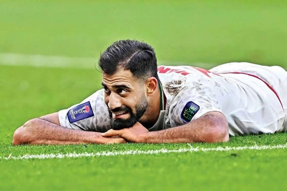 نقش کنعانی زادگان روی گل نیجریه؛ همراهی با سایمون!