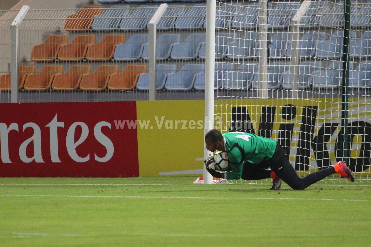 سد برزیلی مقابل منتخب جهان الاهلی(عکس)