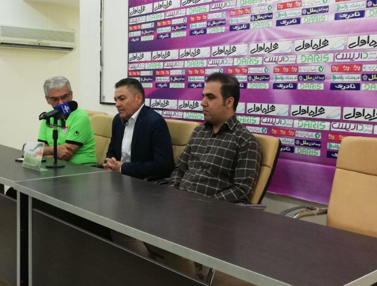 استان: فقط بازیکنانی می‌توانند در فولاد بمانند که دنبال کار و تلاش باشند