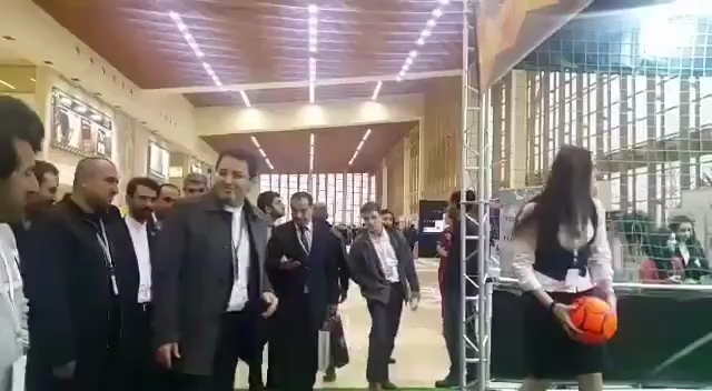 پنالتی آذری جهرمی به دروازه بان الكترونيكی / وقتی وزیر باگ سیستم را بر ملا می کند!