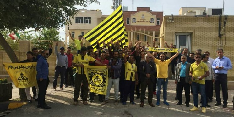انتقاد شدید تماشاگران جمی از نمایندگان مجلس/ از گزارشگر جنجالی خبری نیست