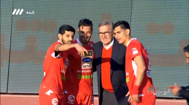 سوت پایان دربی و شادی پرسپولیسی ها و سلفی با تماشاگران