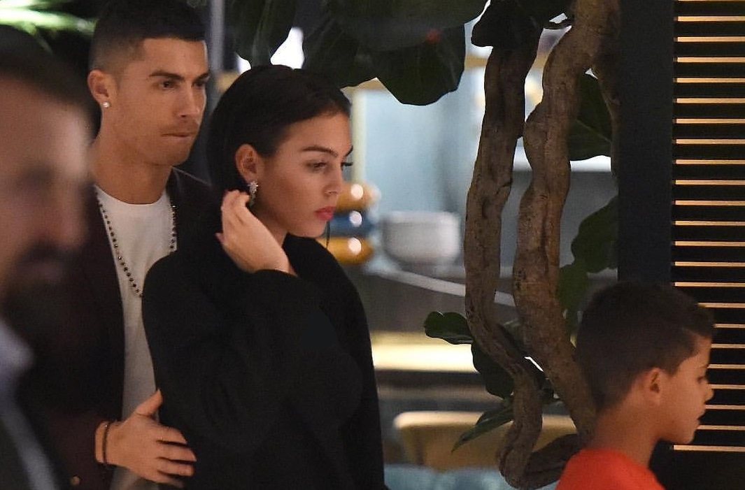 هدیه رونالدو به همسرش: کافی شاپی به نام CR7 وجورجینا