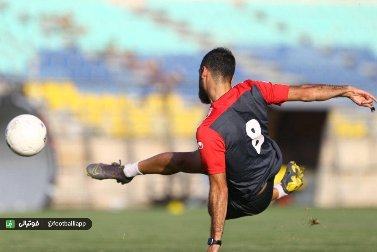 ضربه والی احمد نوراللهی در تمرین امروز پرسپولیس
