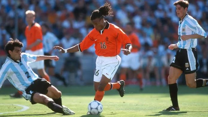 آرژانتین (4) 2-2 (3) انگلیس (یک هشتم نهایی جام جهانی 1998)