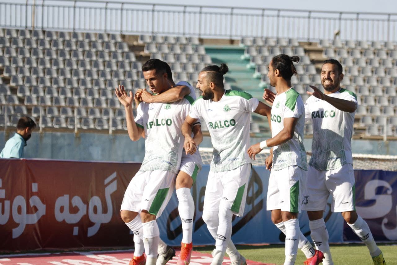 خطیبی مانع شادی بعد از گل بازیکنان آلومینیوم