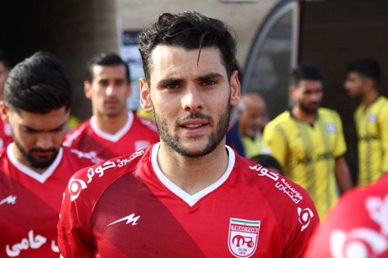 نقی‌زاده از تراکتور جدا شد