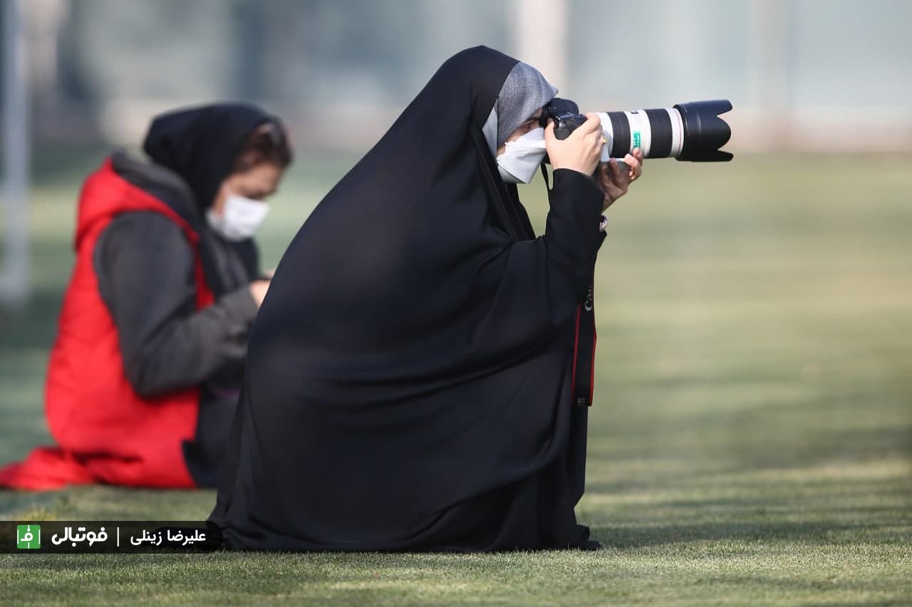 گزارش تصویری اختصاصی/ تمرین تیم ملی بانوان در حضور رییس فدراسیون فوتبال و معاون رییس جمهور، 7 دی 1400