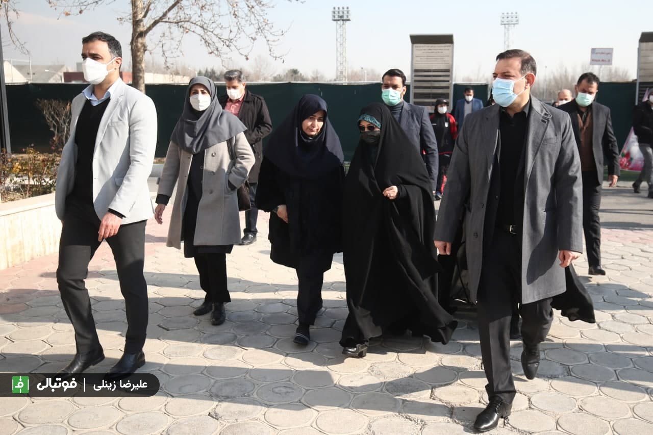 گزارش تصویری اختصاصی/ تمرین تیم ملی بانوان در حضور رییس فدراسیون فوتبال و معاون رییس جمهور، 7 دی 1400