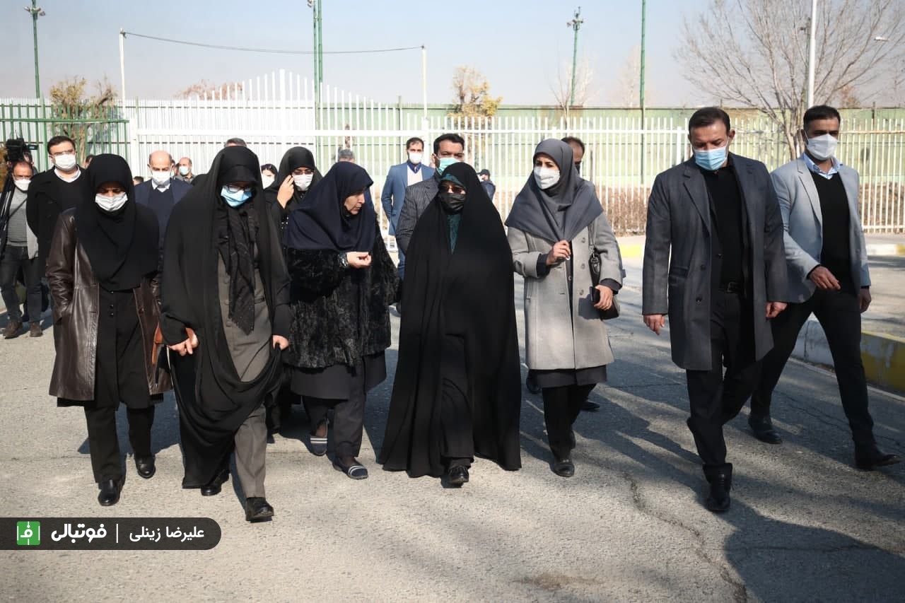 گزارش تصویری اختصاصی/ تمرین تیم ملی بانوان در حضور رییس فدراسیون فوتبال و معاون رییس جمهور، 7 دی 1400