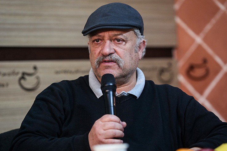 فروتن: بازیکنی که با راه رفتن در زمین دنبال تغییر مربی است را کنار می‌گذارم/ نمی‌خواهند اسکوچیچ باشد، چون مربی گرانی نیست