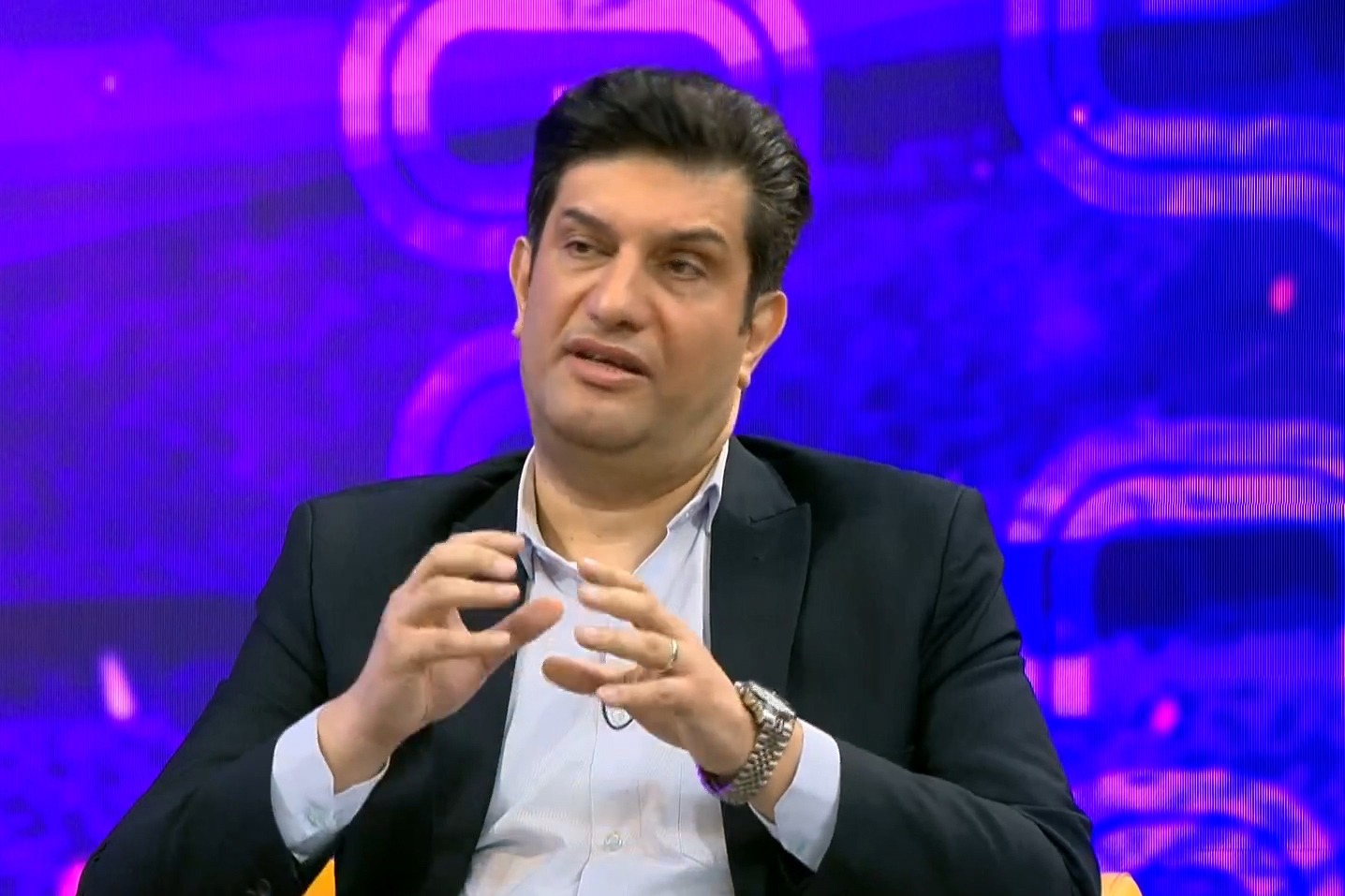 سمیعی: باشگاه استقلال هیچ امتیازی از دولت نمی‌گیرد/ مدیر یک تیم دولتی برای حرکت اقتصادی نیاز به تایید مراجع مختلف دارد